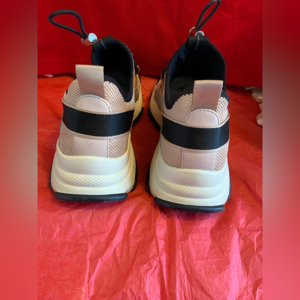 STEVE MADDEN - Picture 6 of 9